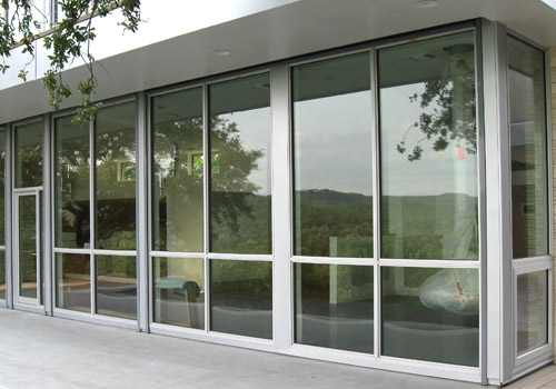 Aluminum windows for commercial projects