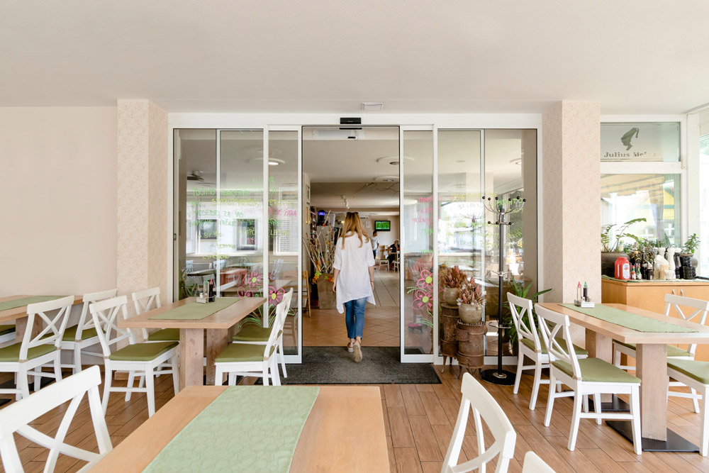 Entrance doors for cafes and restaurants