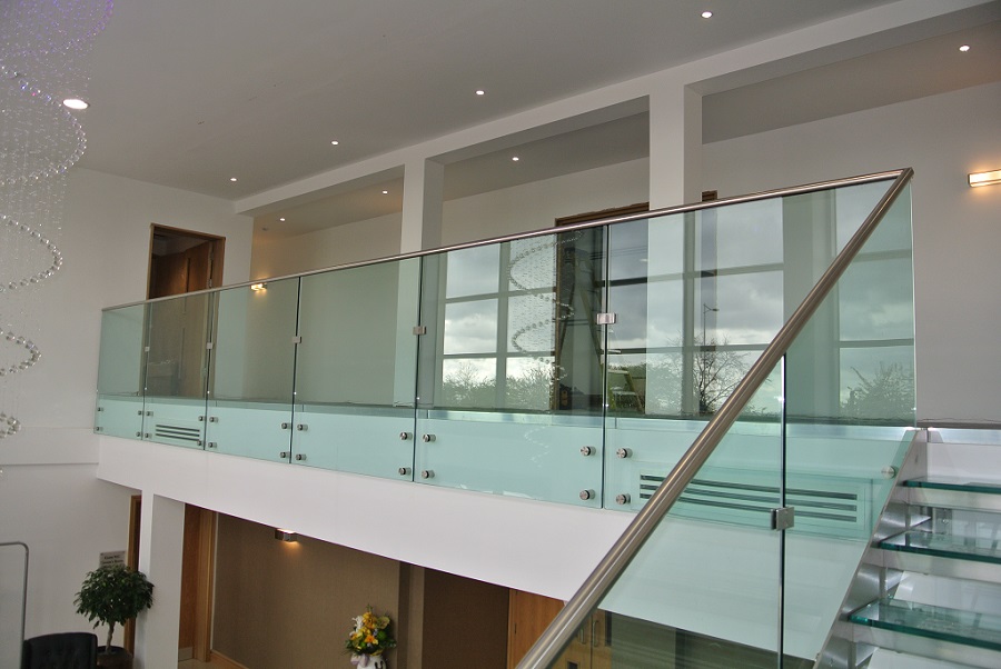 All-glass railing