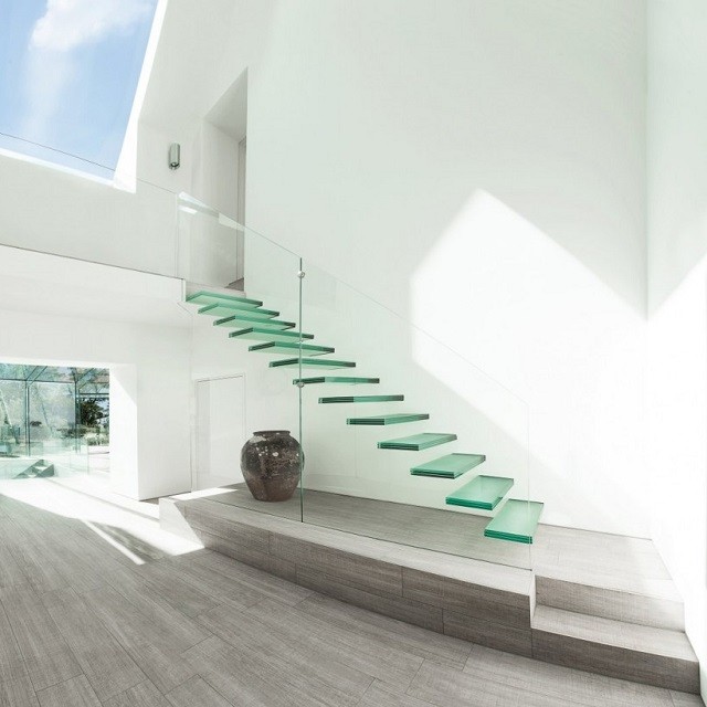 ￼Glass stairs: pure transparency