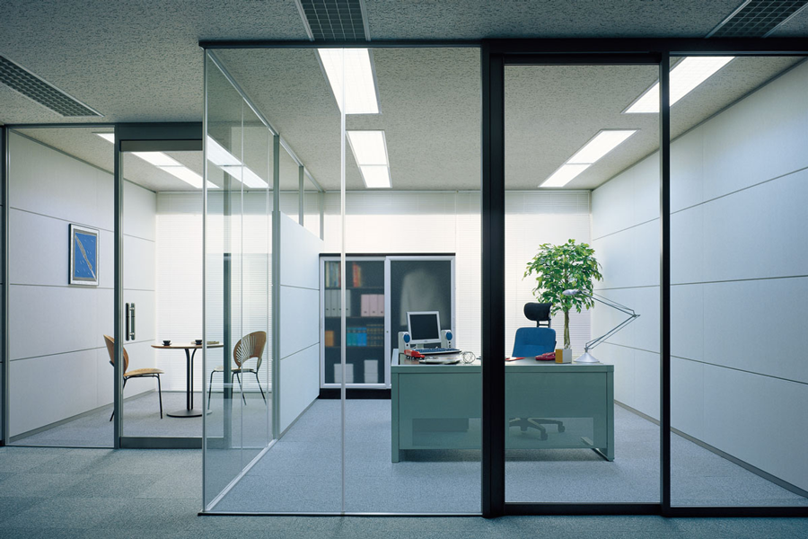 FRAMELESS PARTITIONS