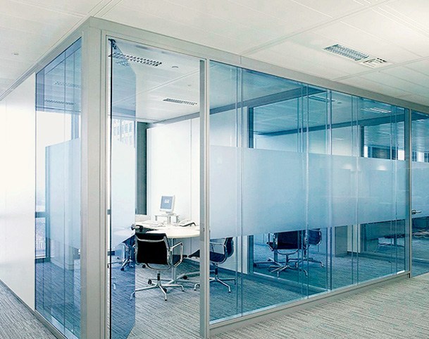 The decor of stationary office partitions