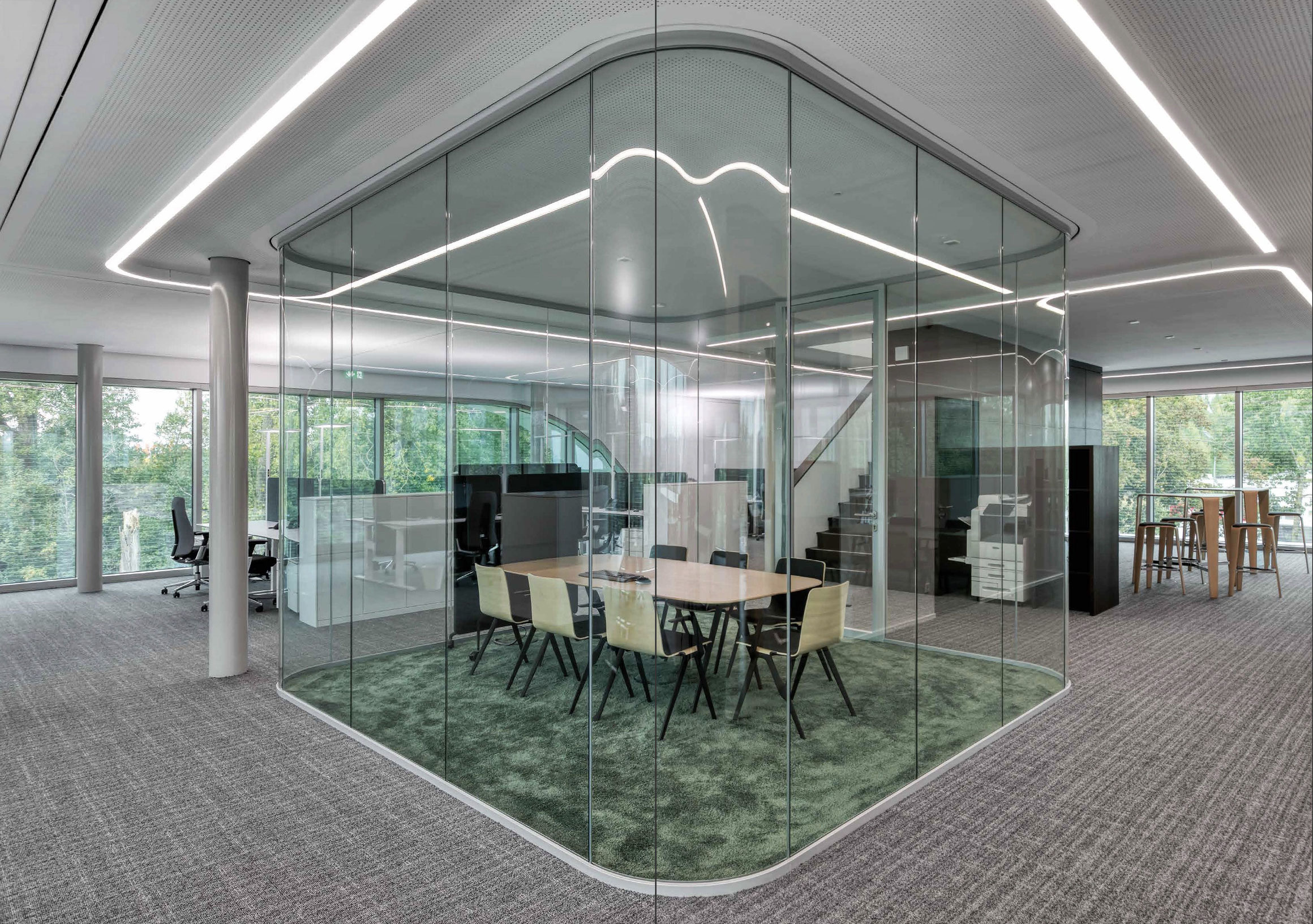 All-glass partitions